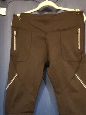 Women's Black Active Zip-Pocket Bottoms